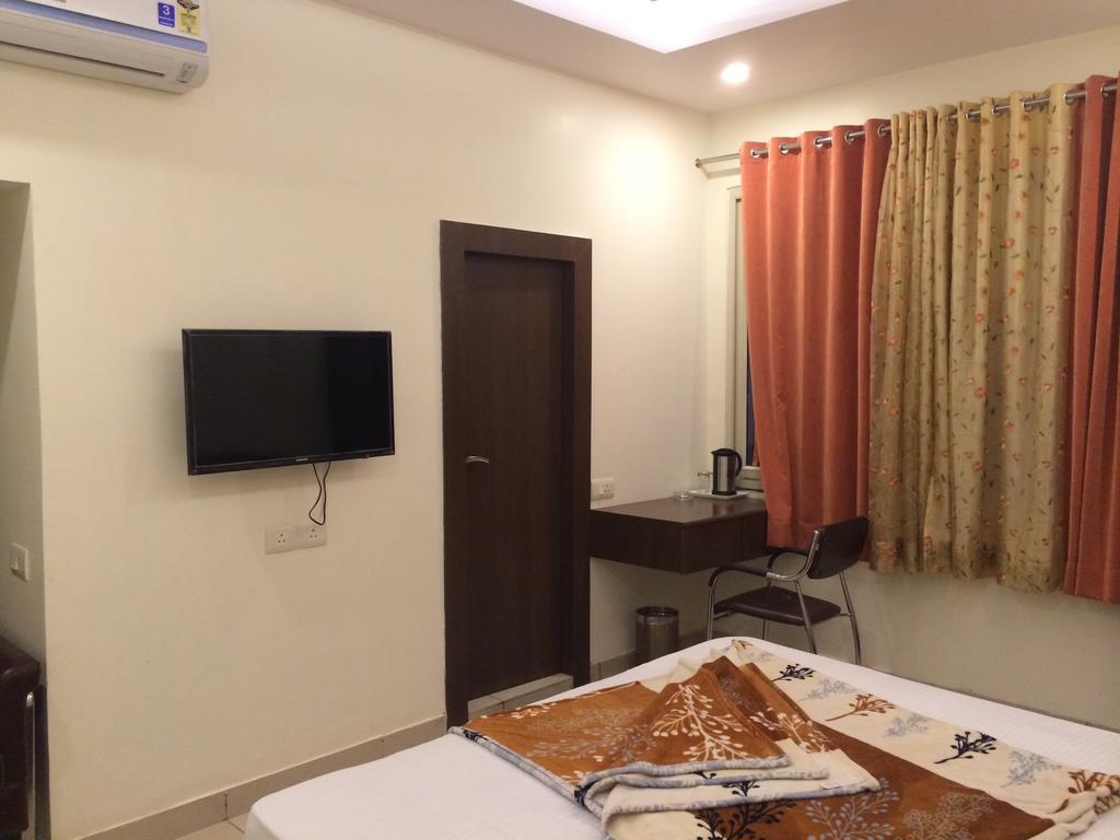 Hotel Surya Haldwāni Chambre photo