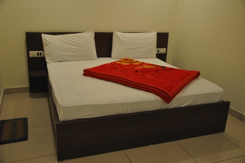 Hotel Surya Haldwāni Chambre photo